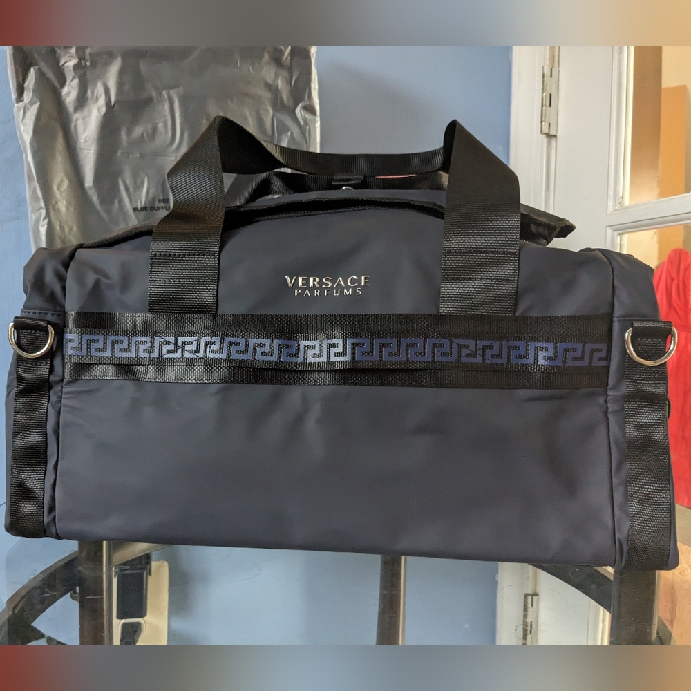 Versace - Picture 4 of 15